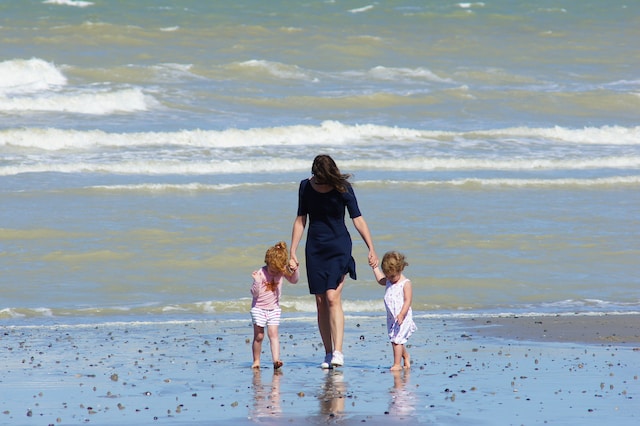 Les avantages de passer des vacances au bord de mer en famille